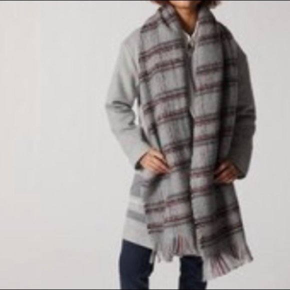 LOVE& LORE CABIN FEVER BLANKET SCARF GREY MULTI - Picture 2 of 8